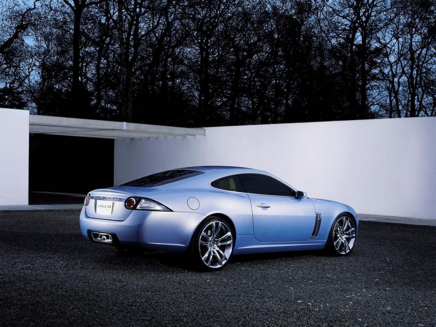  Jaguar Advanced Lightweight Coupe Concept 2005 года  (фото 6 из 10)